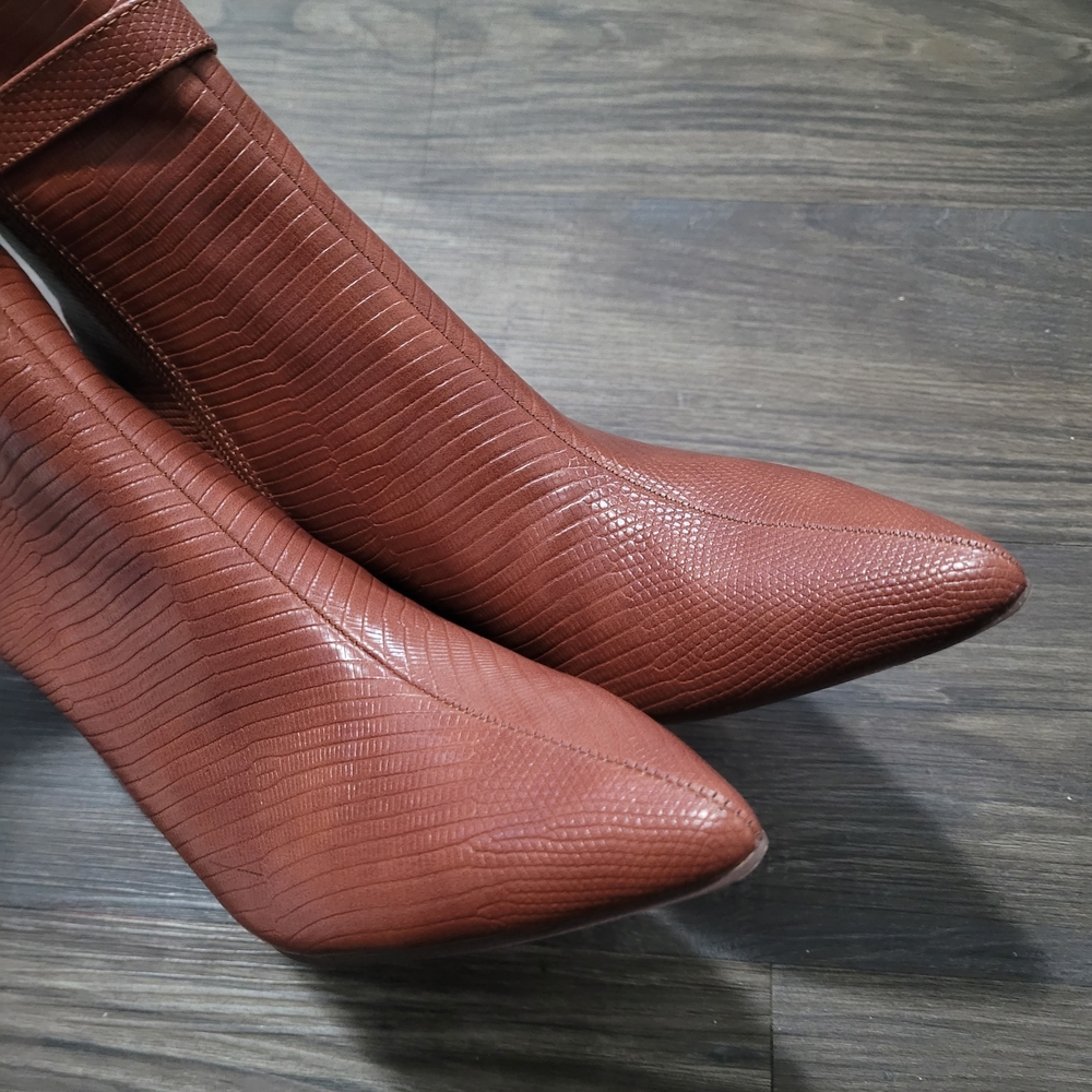 New York & Company Edena Lizard Embossed Pointy Ankle Boots Size 7.5 - Picture 4 of 9